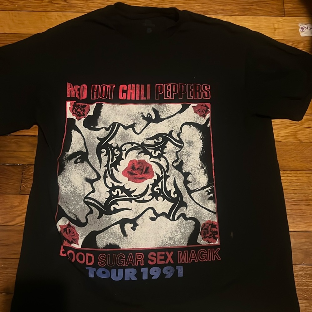 Red hot chili pepper tee | Size medium